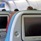Dank EMI-Kontrolle können Flugzeugpassagiere persönliche Elektronikgeräte verwenden.