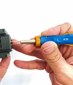 Insertion/extraction tools