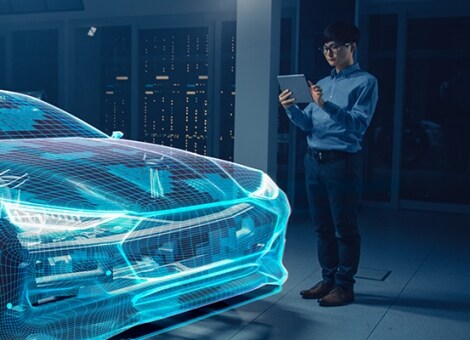 Ingeniero automotriz diseña arquitectura para EV.