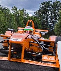 Die Motorsport-Steckverbinder von TE bieten ein geringeres Gewicht und hohe Leistungsfähigkeit.