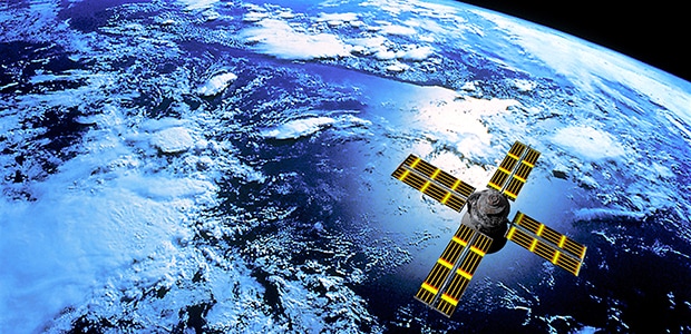 Os satélites permitem conectividade robusta e contínua em cidades inteligentes.