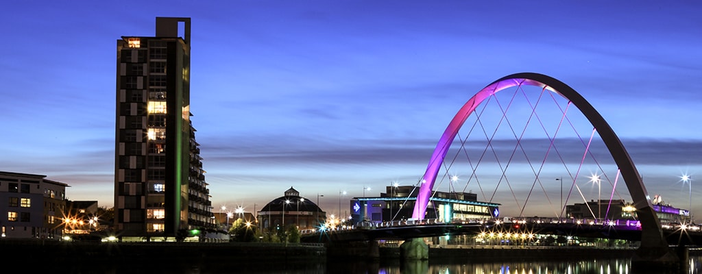 Glasgow bridge by night