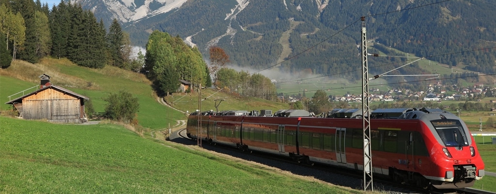 Trem em uma montanha na Áustria