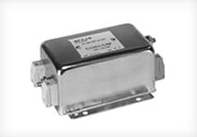 Filtro monofásico EMI Corcom em um fundo branco