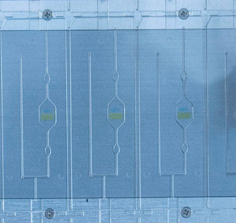 Impact des tests sur la conception microfluidique : considérations relatives aux réactifs