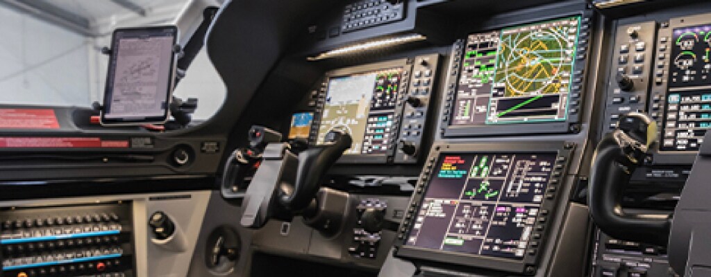 Solutions de blindage EMI pour l'aérospatiale, la défense et la marine