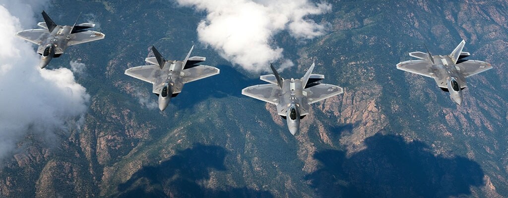 avion militaire en vol