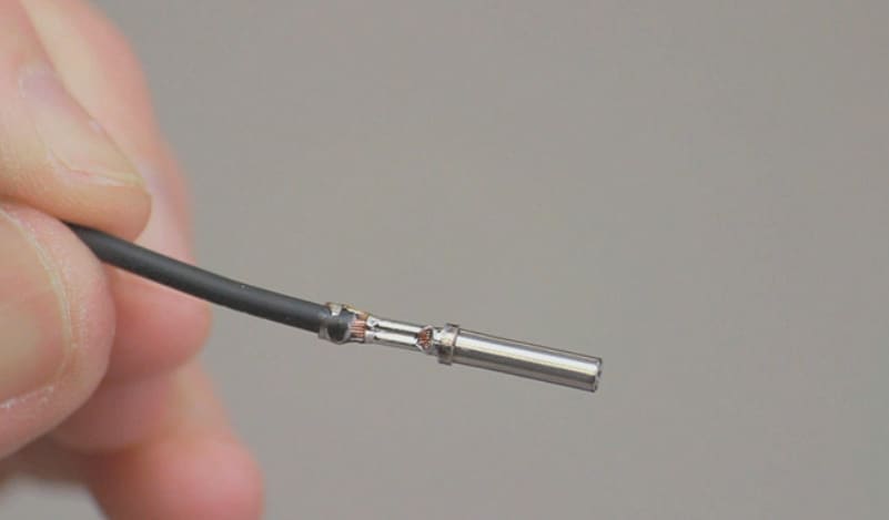 AMPSEAL 16 端子の圧着