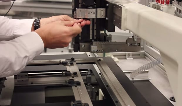 Pin Connection Machine P100 Pin Insertion Machine (English) - Video | TE Connectivity