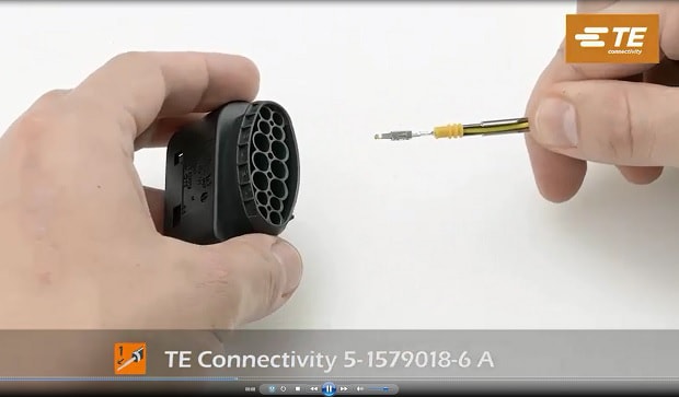 ワイヤ加工に最適の挿入工具および引抜工具 | TE Connectivity